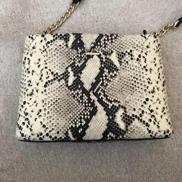 kate spade Handbags - •Kate spade brand new cross body/ shoulder bag•